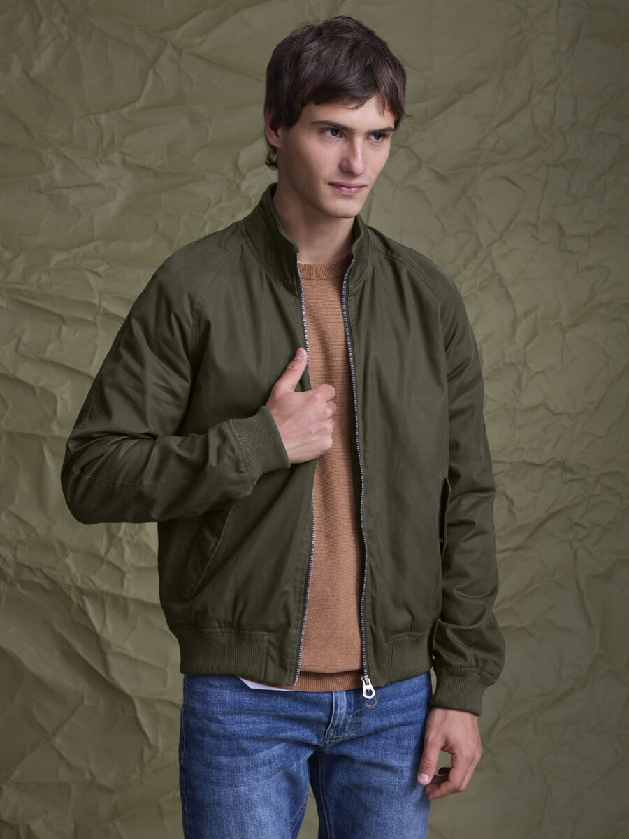 OUTWEAR TAURUS - VERDE OSCURO 