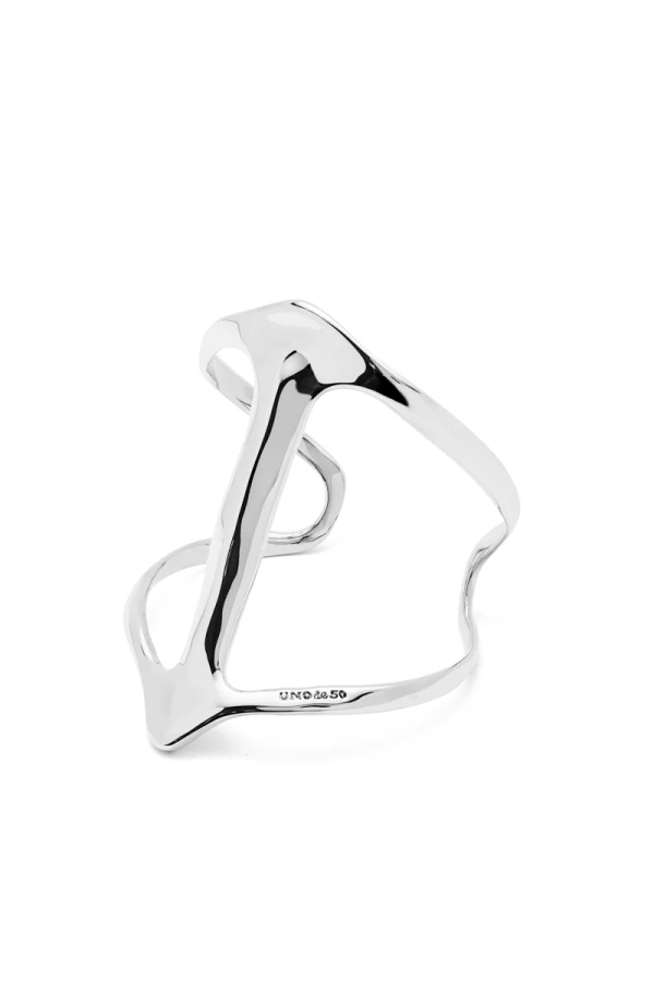 PULSERA RÍGIDA DE ALEACIÓN DE MATALES BAÑADO EN PLATA DE LEY ESTRUCTURA MANTARRAYA Pulsera