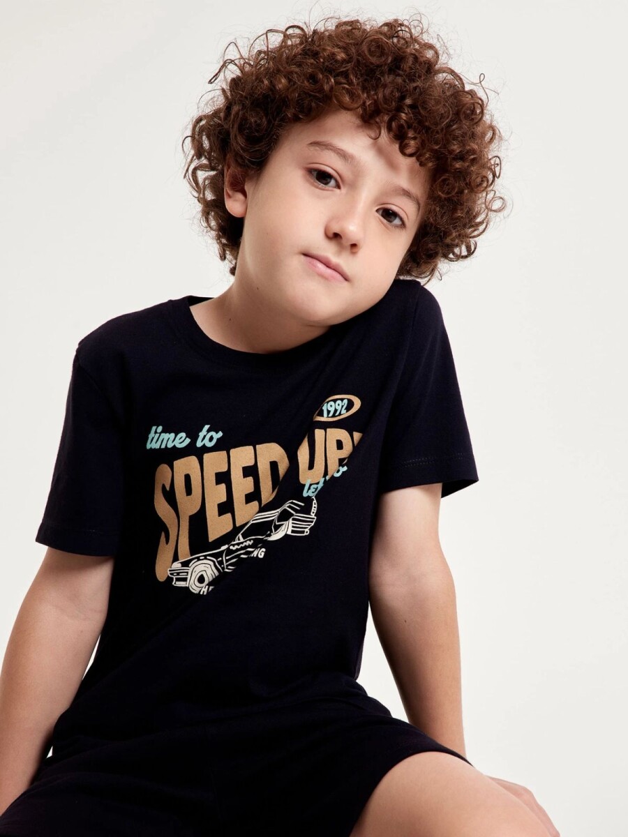 CAMISETA BÁSICA CON ESTAMPA - NEGRO 