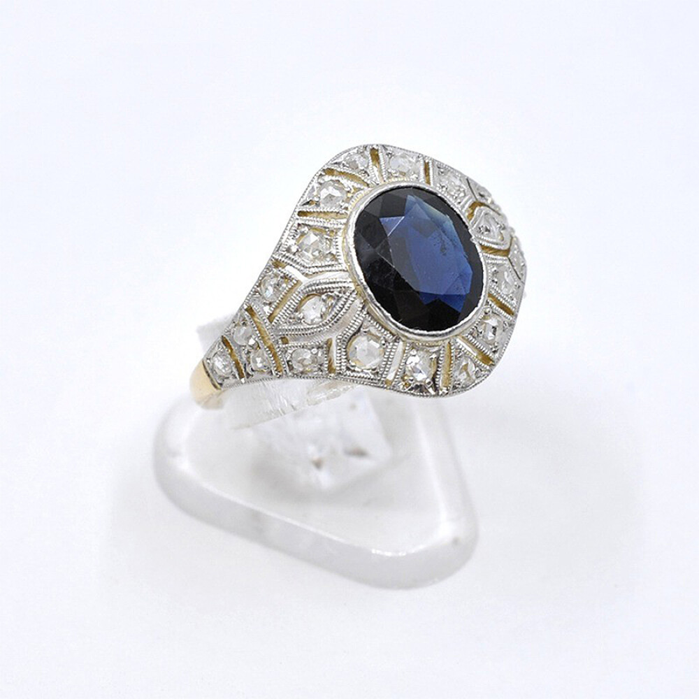 Anillo Antiguo En Oro 18K, Zafiro Azul Legítimo Y Diamantes Anillo Antiguo En Oro 18K, Zafiro Azul Legítimo Y Diamantes