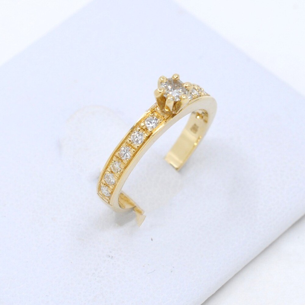 Anillo En Oro 18K Amarillo Con Brillantes Anillo En Oro 18K Amarillo Con Brillantes