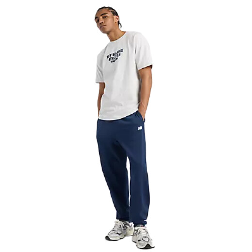Remera New Balance Varsity Graphic Remera New Balance Varsity Graphic