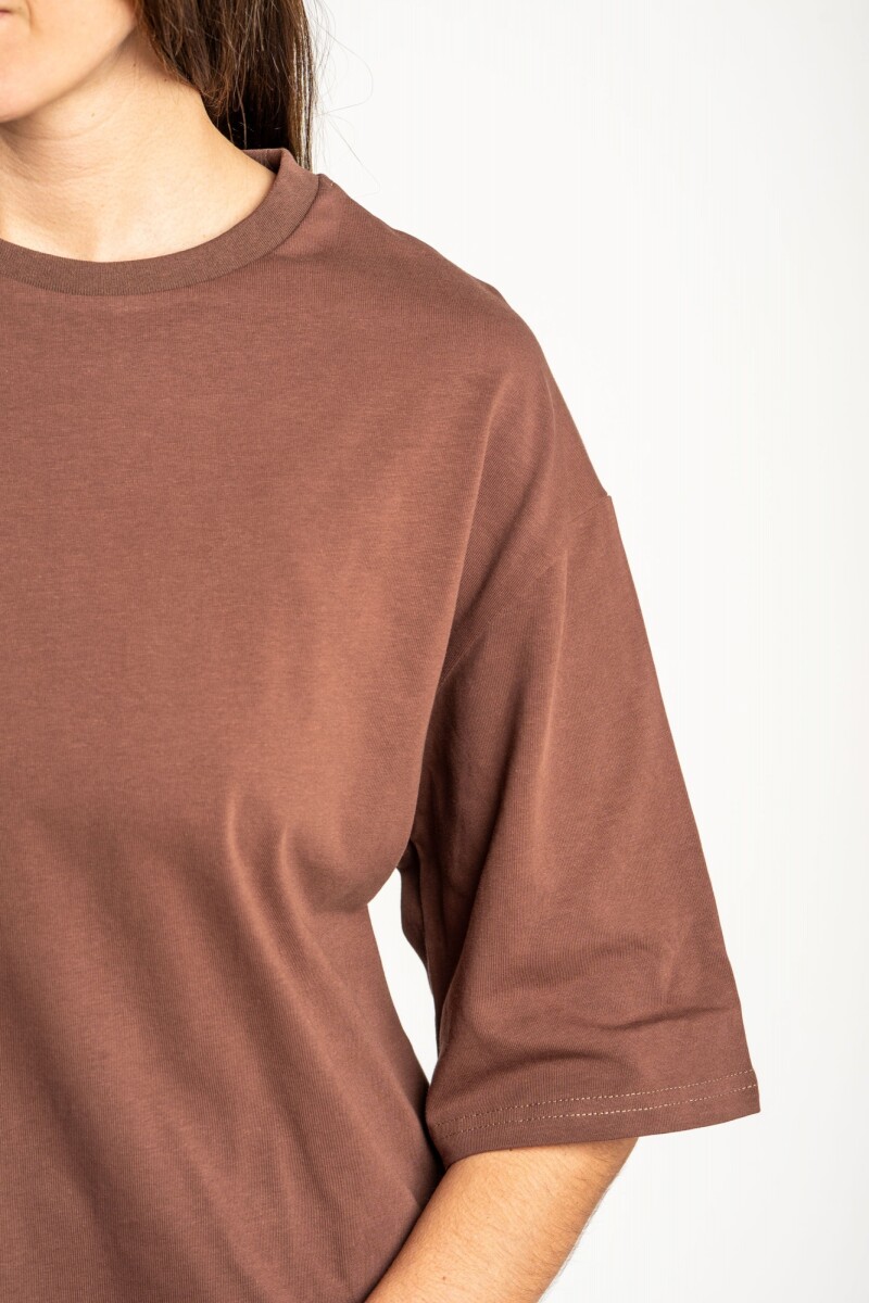 Remera Ruedo Saten Marron