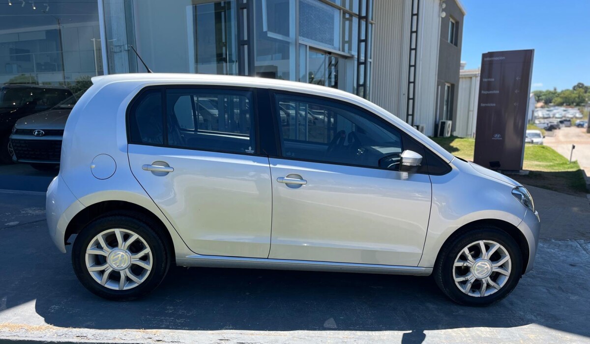 VW UP HIGH 2017 MT 1.0 VW UP HIGH 2017 MT 1.0