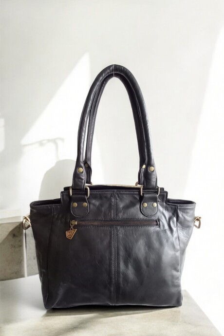 Cartera MILA negro con dorado. Cartera MILA negro con dorado.