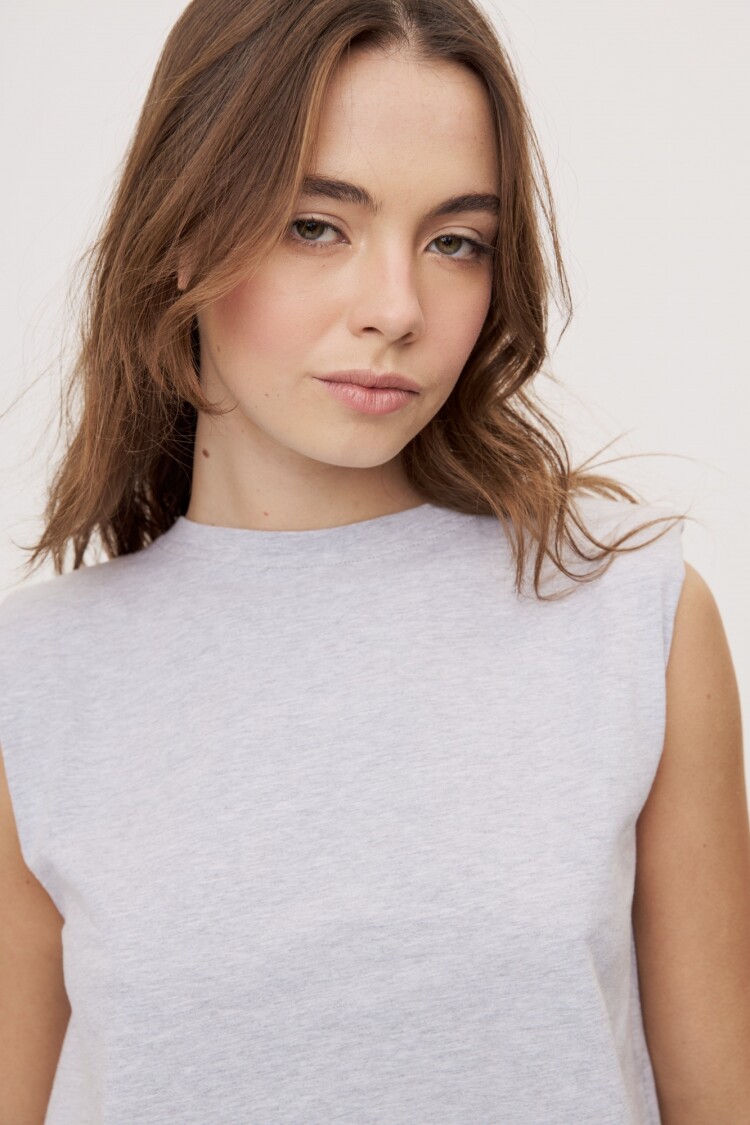 REMERA BOLDA Gris Melange
