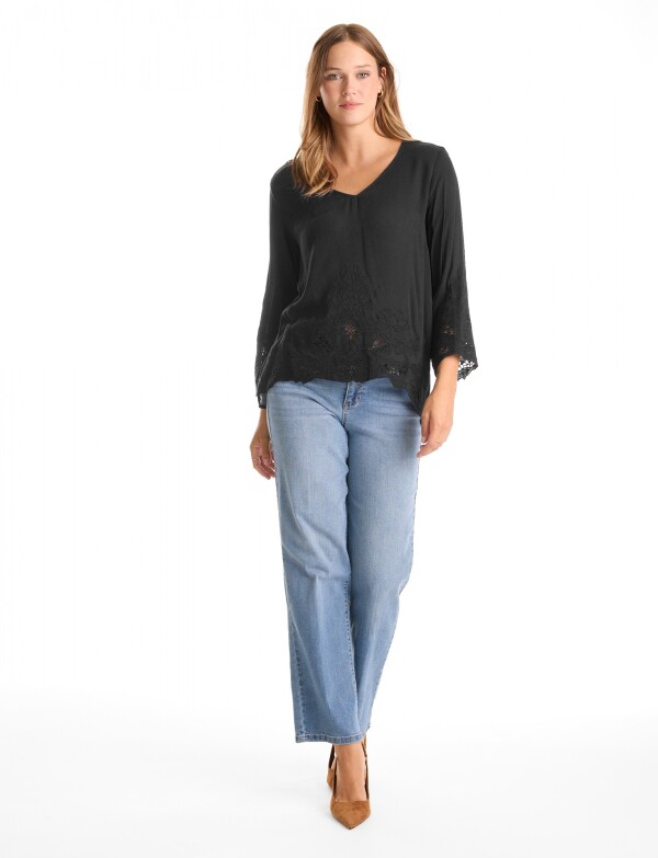 Blusa Bordado Suizo NEGRO
