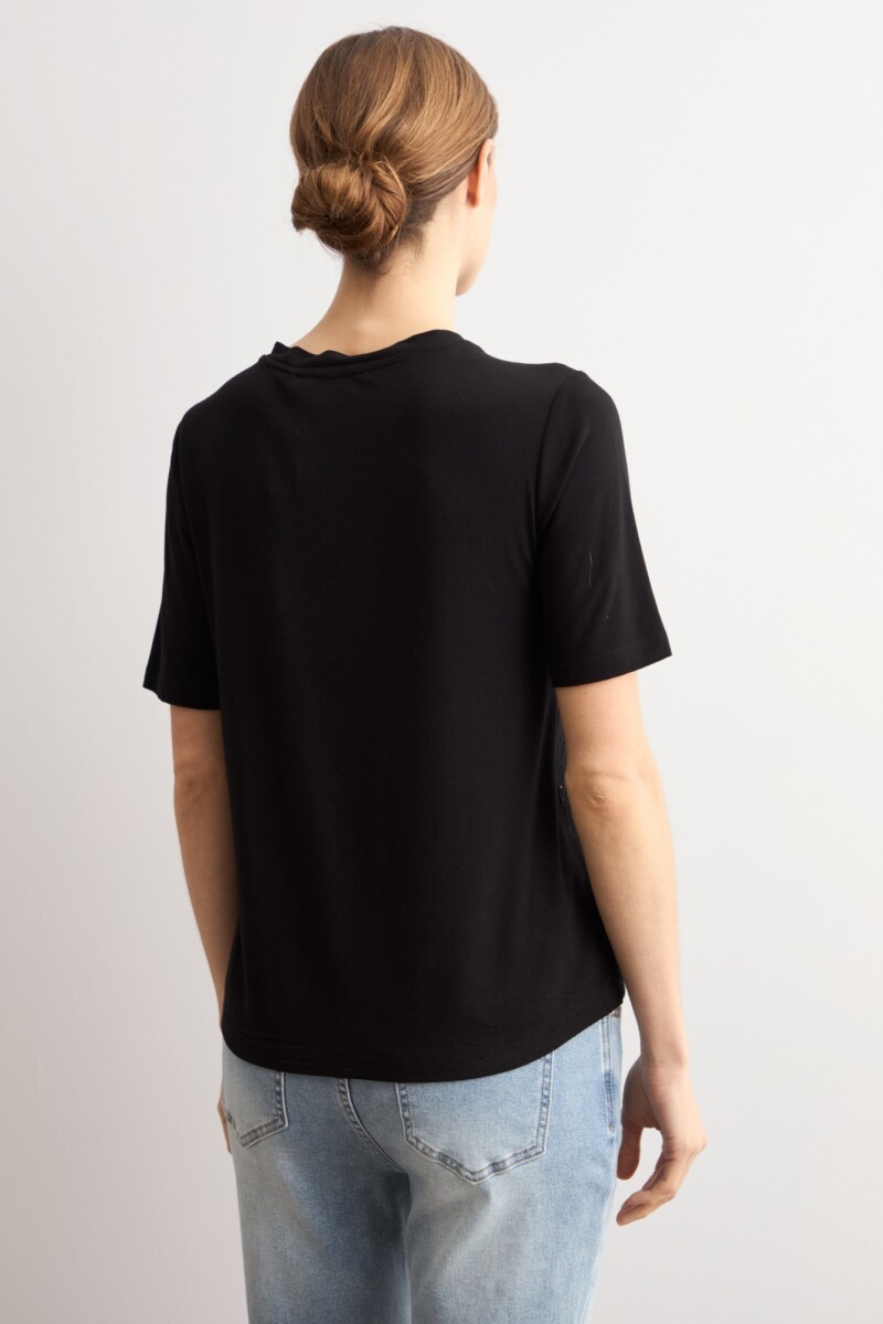 Remera frente broderie negro