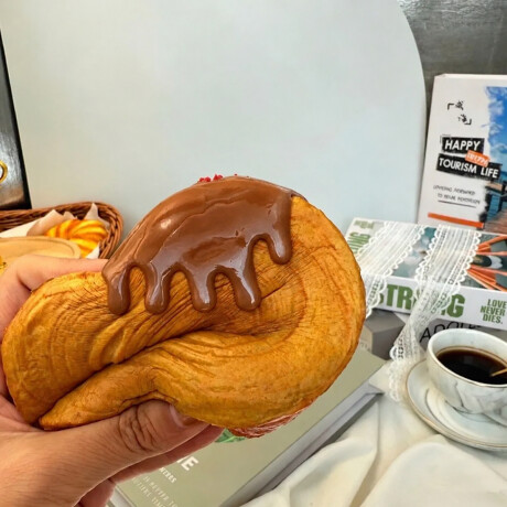 Squishy Roll de Canela Marron