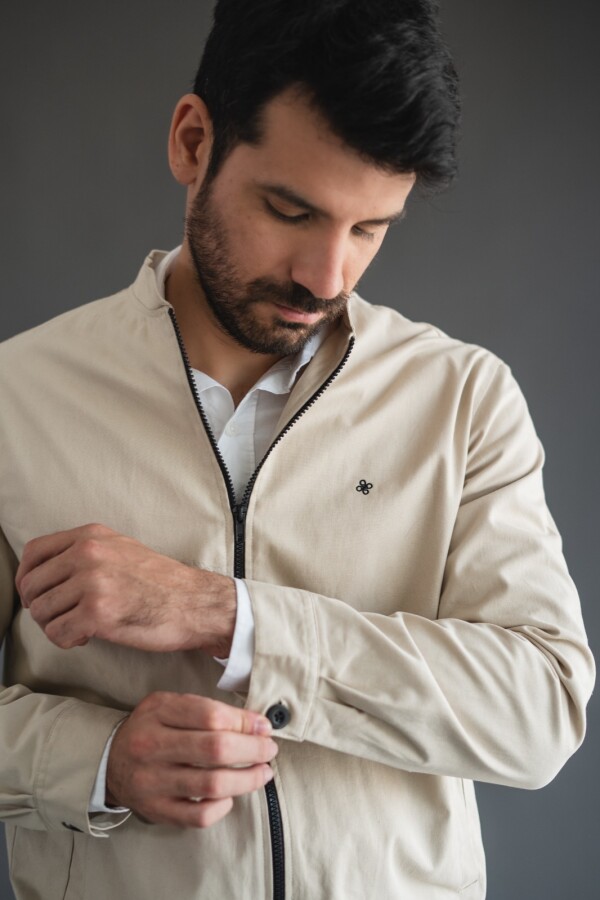 Campera Masculina. Negro