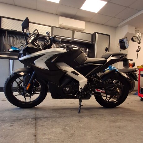 Bajaj Pulsar RS200 Usada Bajaj Pulsar RS200 Usada