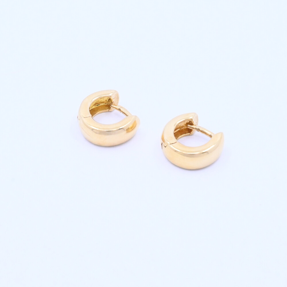 Aros oro 18k amarillo lisos chicos bombé. Aros oro 18k amarillo lisos chicos bombé.