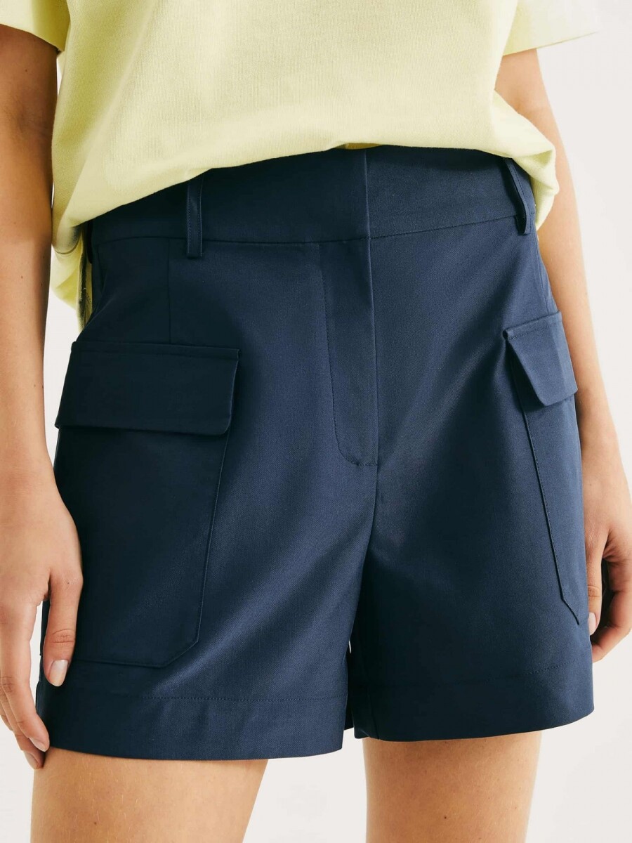 SHORT RECTO CON BOLSILLOS - AZUL 