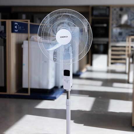 ventilador de pie slim con control COLOR UNICO