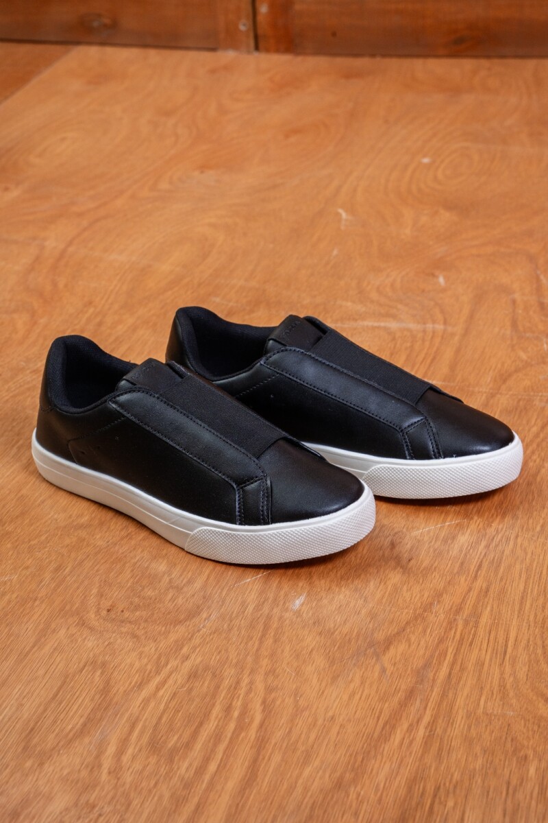 Calzado Casual. Negro