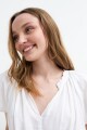 Blusa manga corta con frunce en hombros BLANCO