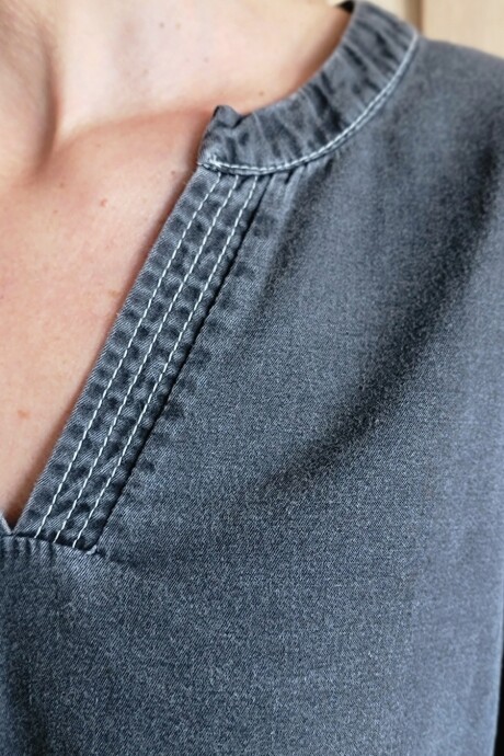 Blusa Margarita Denim Negro picado