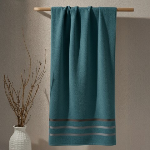 Toalla de Baño 100% Algodón 360g - 70 x 130 cm - Azul Petróleo Toalla de Baño 100% Algodón 360g - 70 x 130 cm - Azul Petróleo