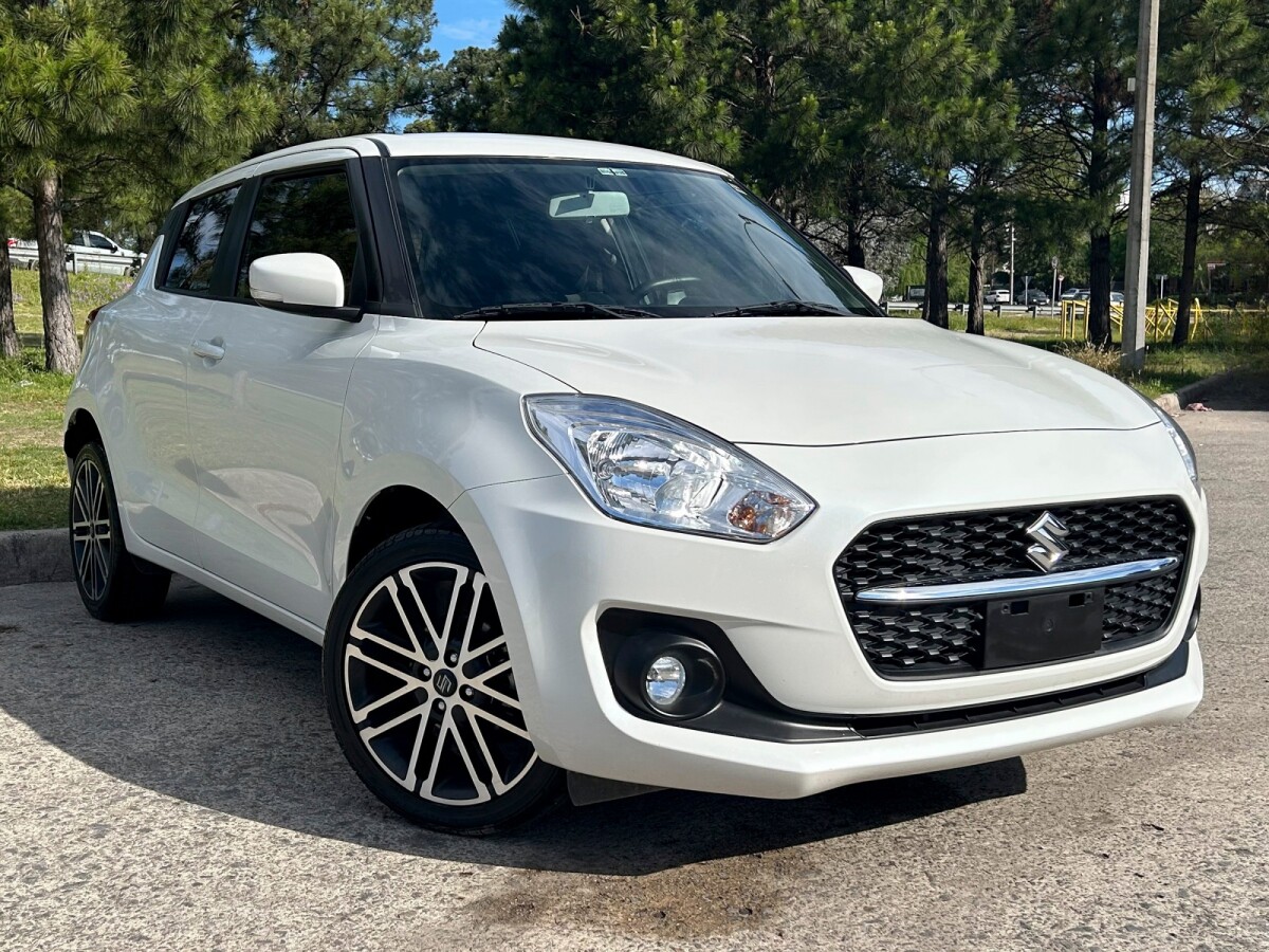 Suzuki Swift GL 2024 EXCELENTE ESTADO! | Permuta / Financia Suzuki Swift GL 2024 EXCELENTE ESTADO! | Permuta / Financia