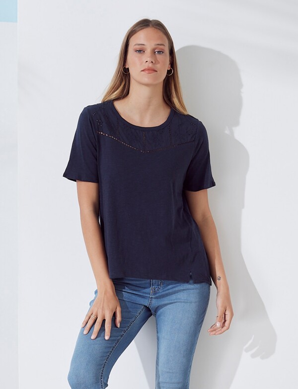 Remera Bordado AZUL