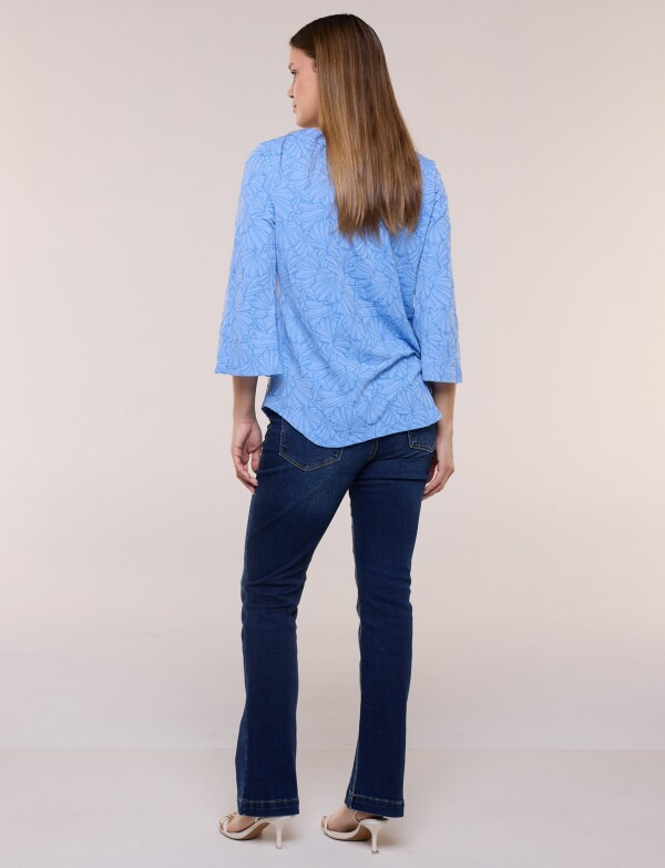 Blusa Texturada Con Relieve Floral CELESTE