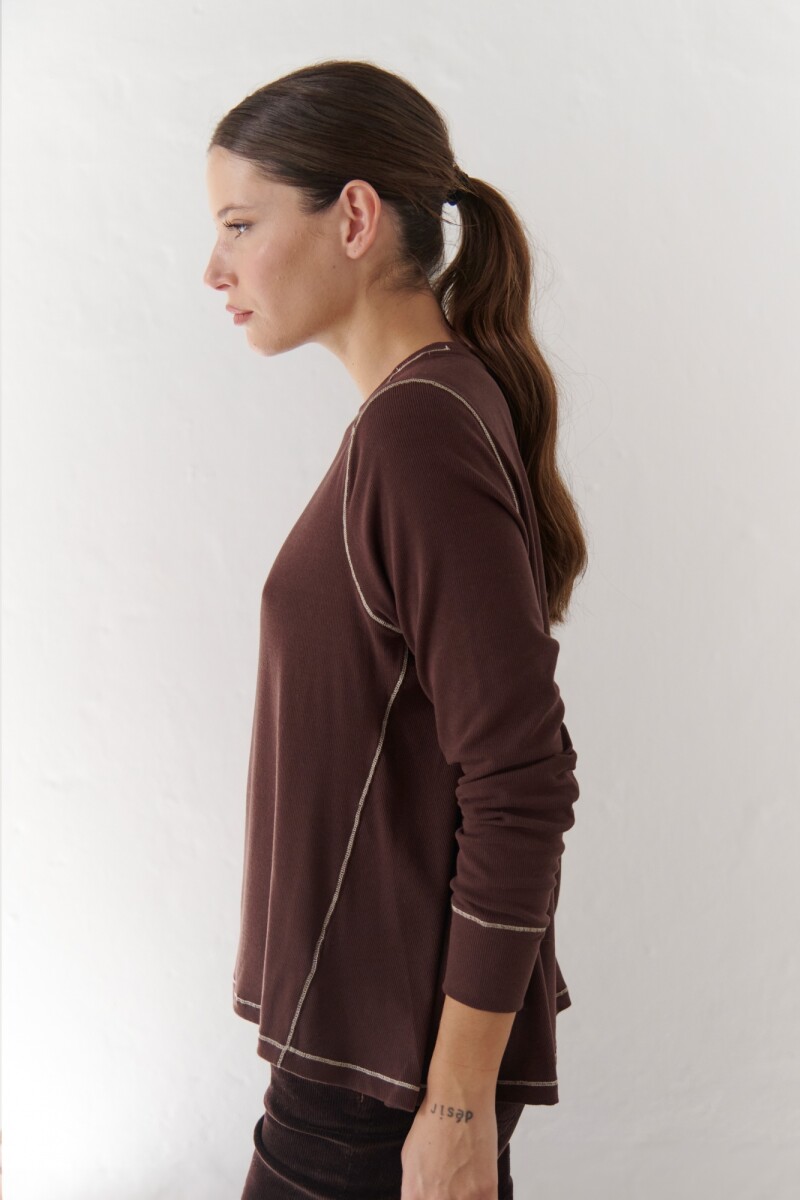 REMERA A CHOCOLATE
