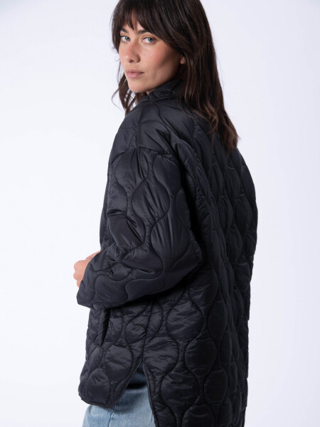 Campera capitoneada Negro