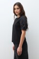 Remera con mangas abullonadas negro