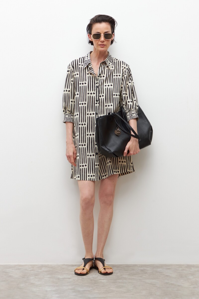 Vestido camisero estampado geométrico negro