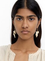 Pendientes Largos Con Conchas blanco