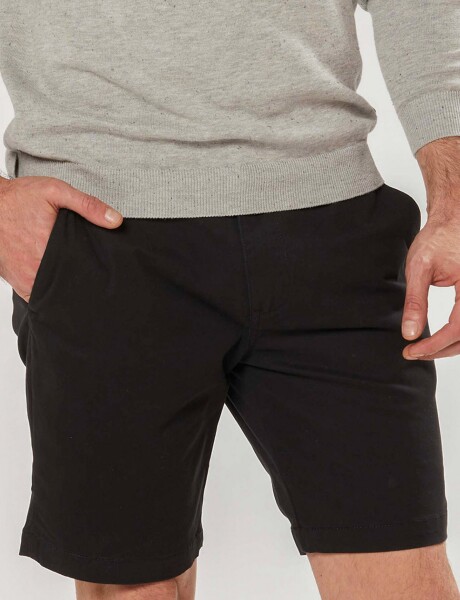BERMUDA CLÁSICA CON SPANDEX Negro