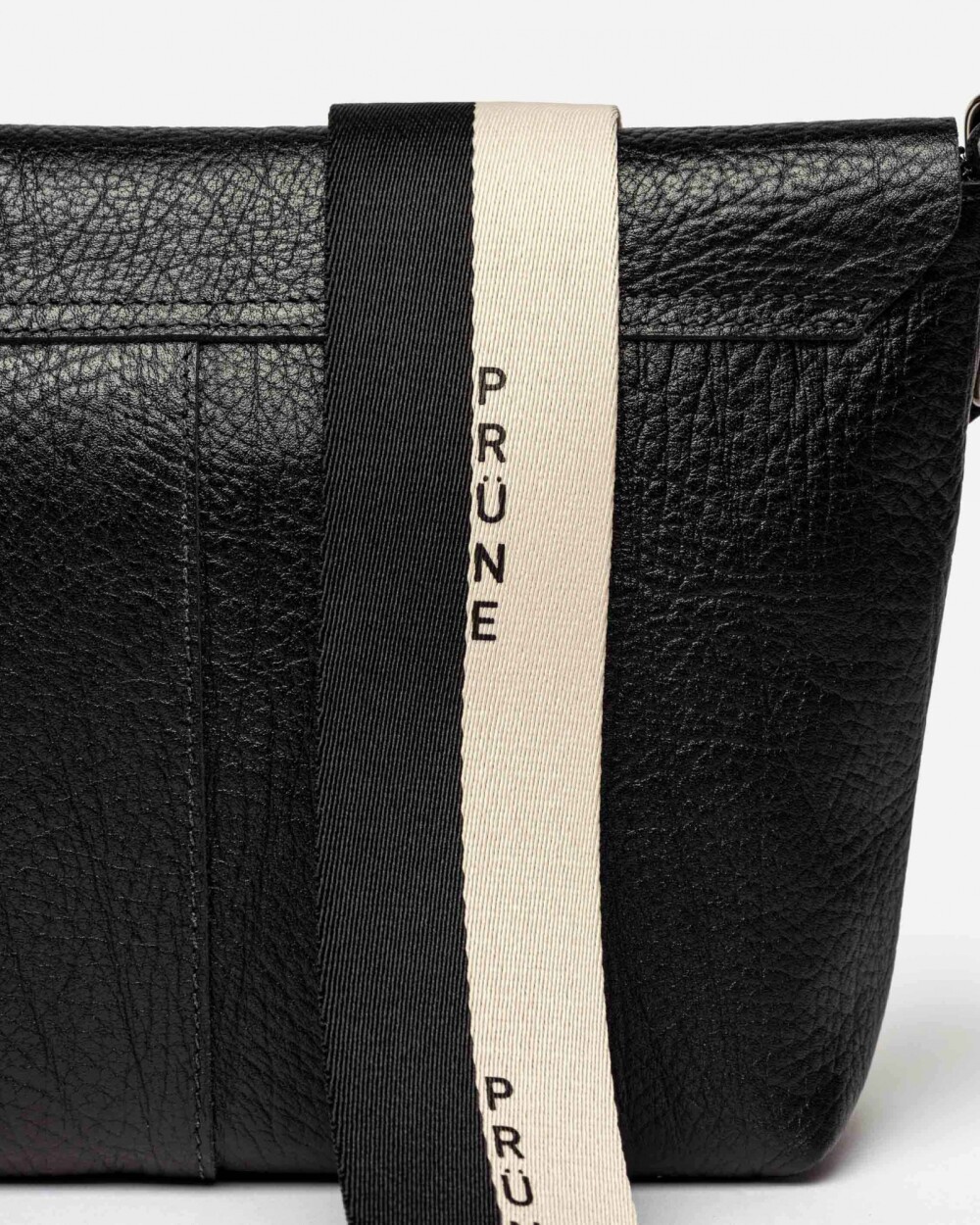 Morral Nina en cuero graneado Negro