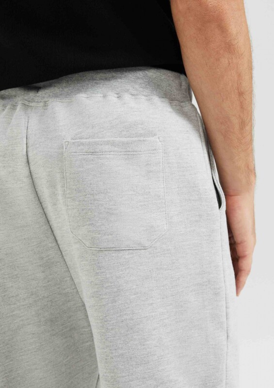 BERMUDA MASC GRIS CLARO/NEGRO/NARANJA