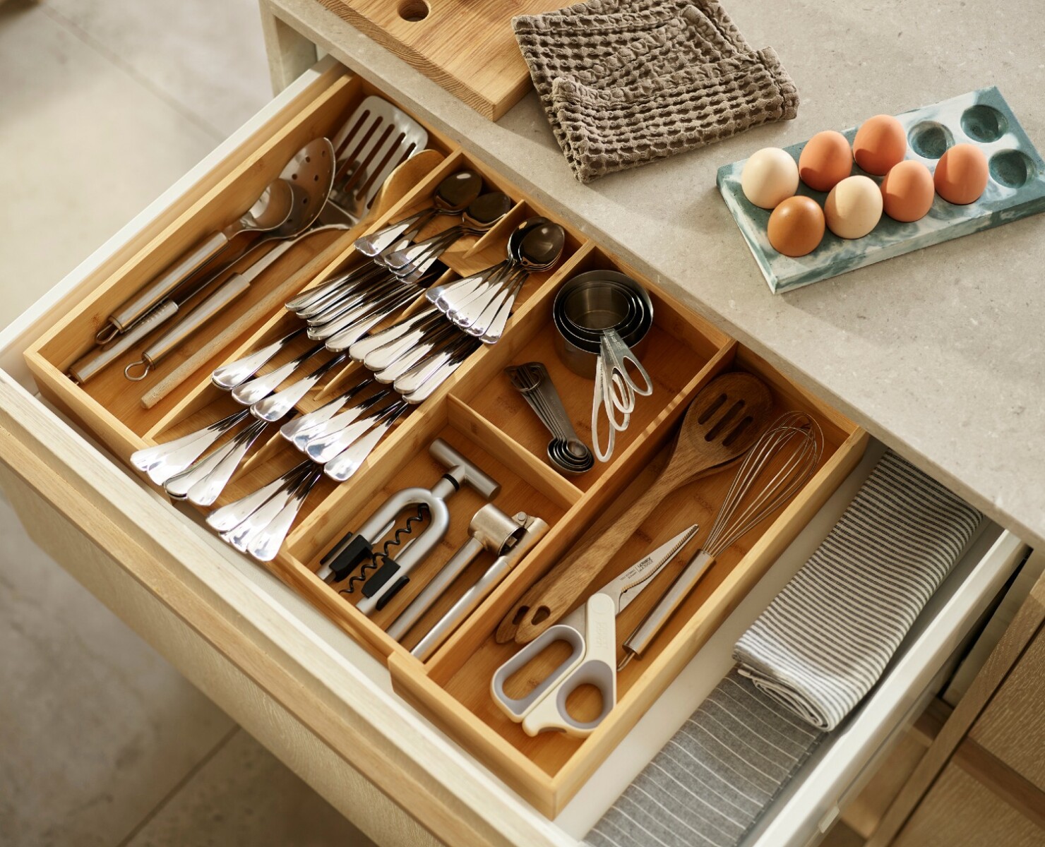 Organizador Extensible para Cubiertos y Utensilios Joseph Joseph DrawerStore™ Bamboo - Preventa 