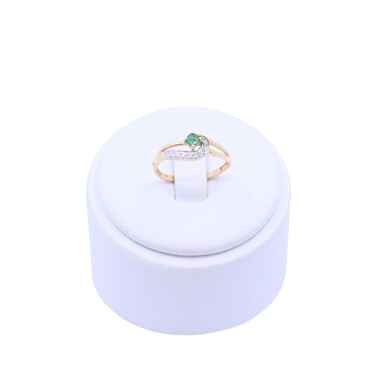 Anillo oro 18k con esmeralda y brillantes 
