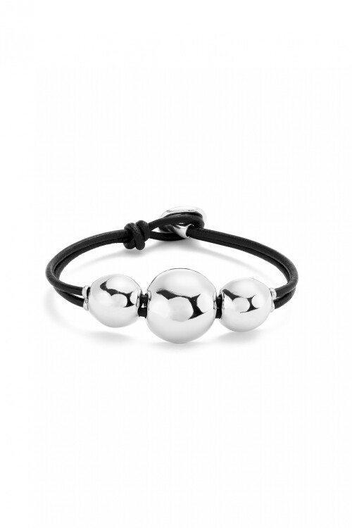 PULSERA DE CUERO CON TRES CUENTAS GRANDES DE ALEACIÓN DE METALES BAÑADAS EN PLATA DE LEY Pulsera