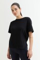 Remera con tajo NEGRO