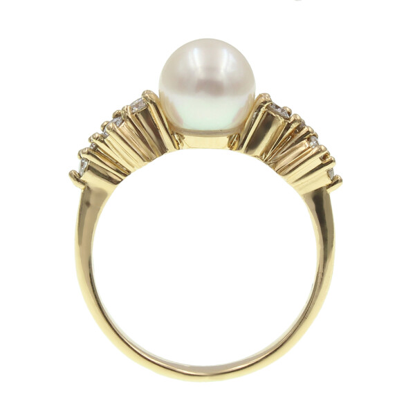 Anillo Malena de oro amarillo 18k con perlas de cultivo y ocho brillantes Anillo Malena de oro amarillo 18k con perlas de cultivo y ocho brillantes