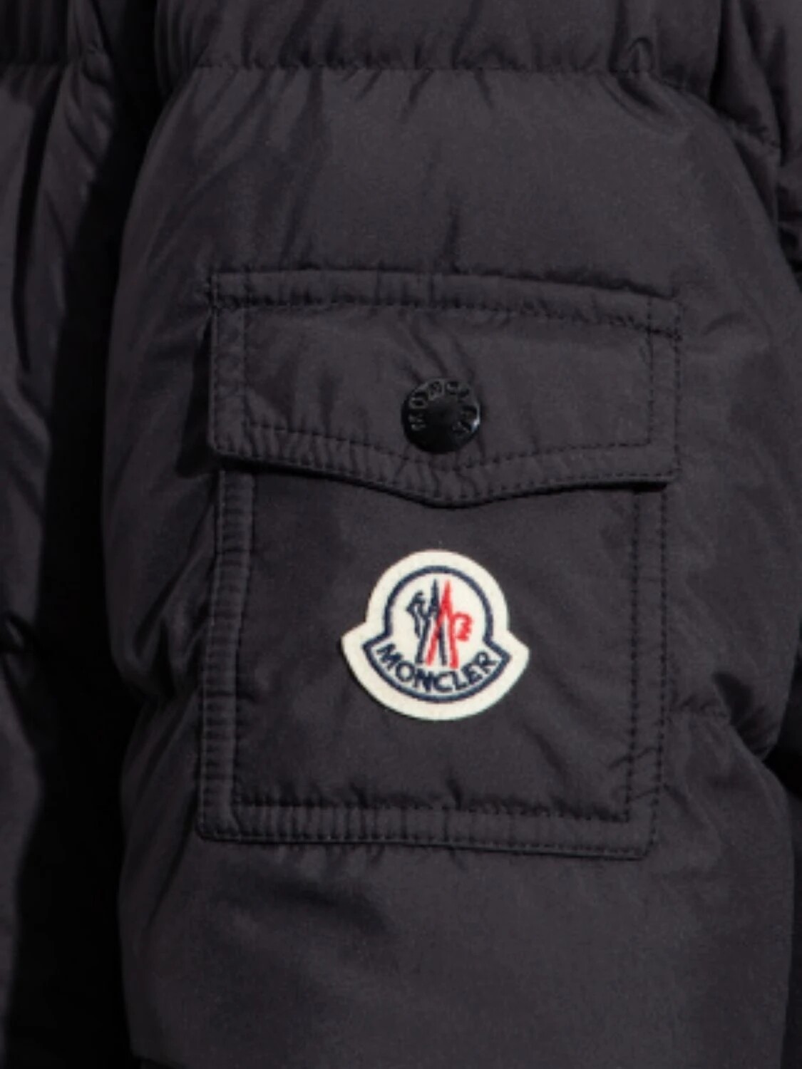 Moncler -Campera rellena de plumas con capucha ajustable, DRAA Negro