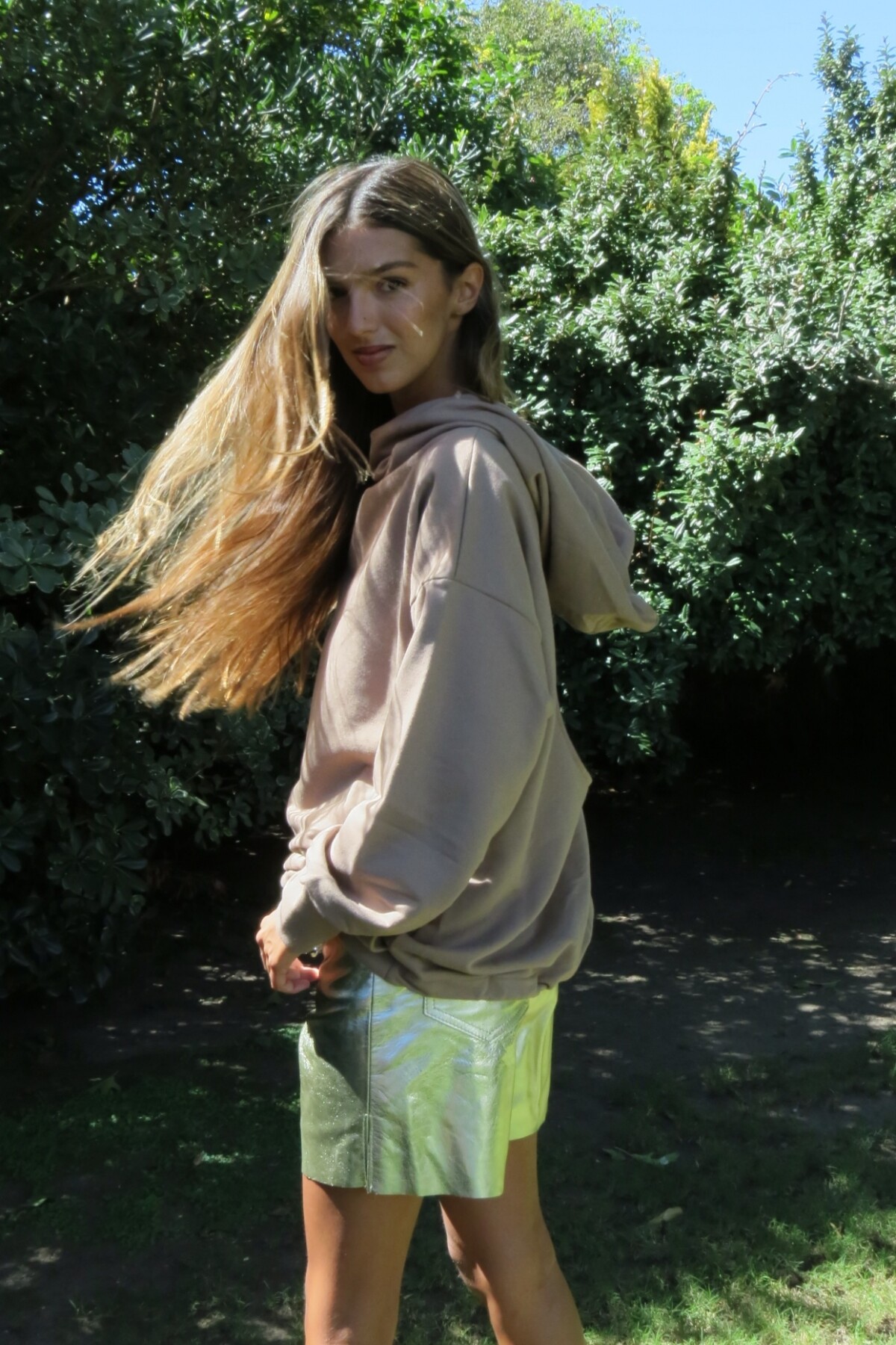 Sweater Backless Beige