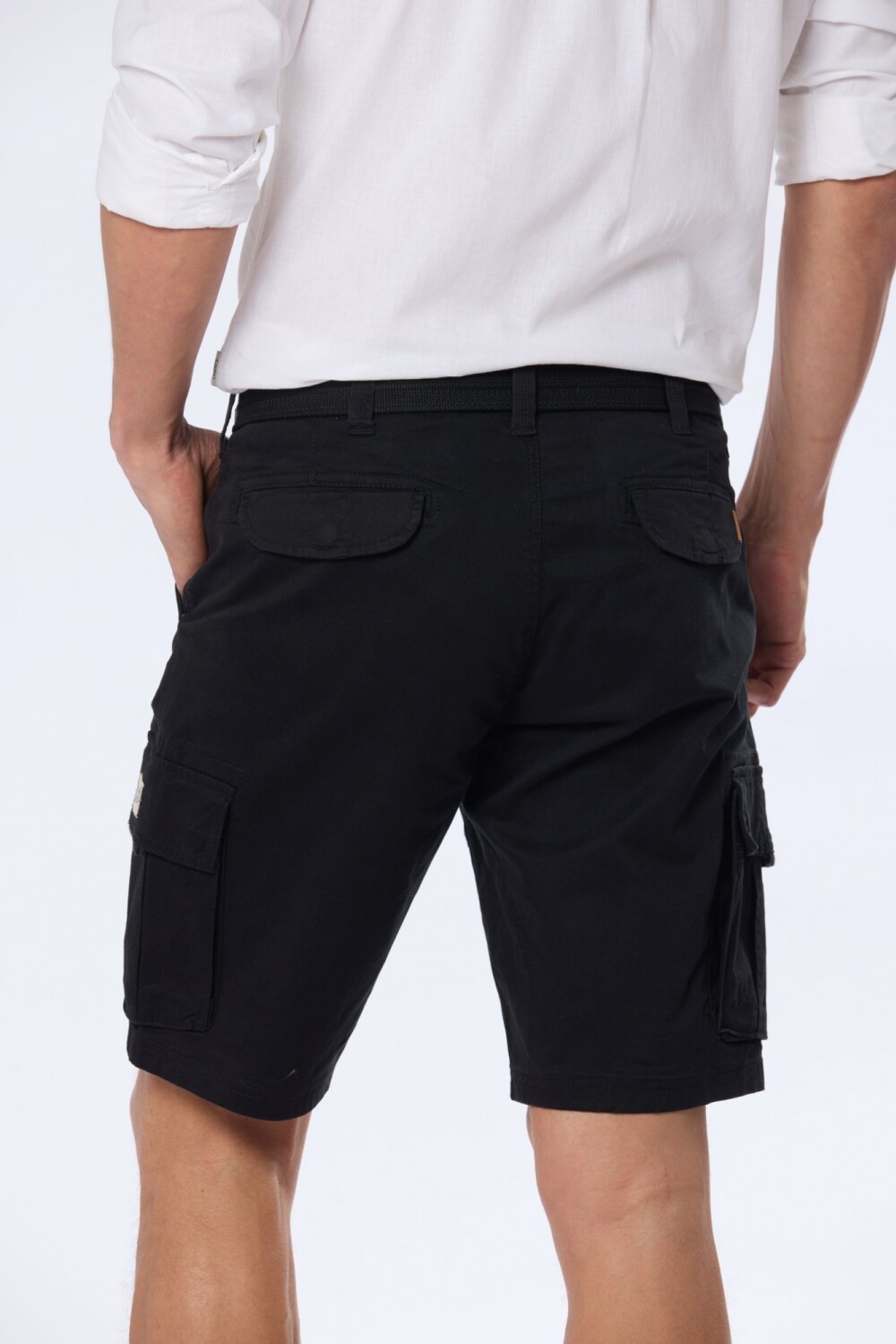 BERMUDA CARGO Negro