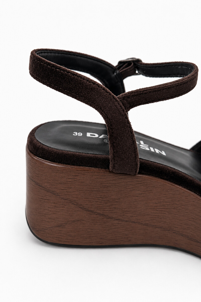 SANDALIA MECRA Chocolate