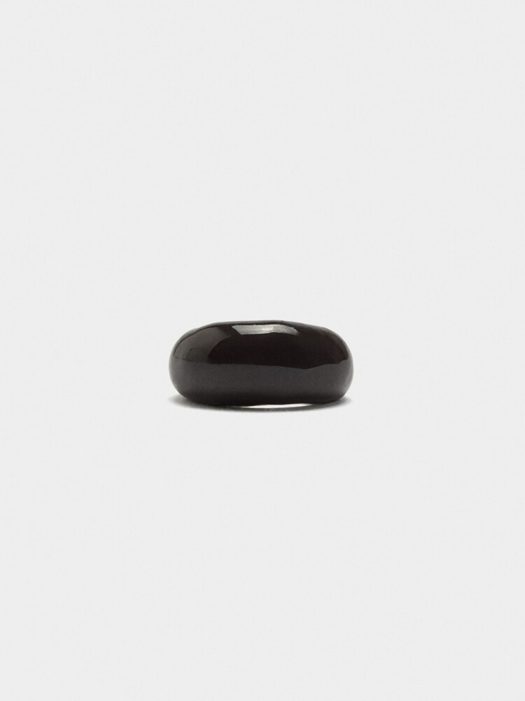 Anillo Redondeado Con Esmalte marron