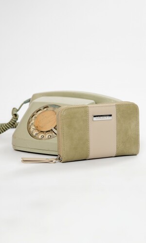 BILLETERA DEDALERA CILANTRO Y PIEL