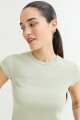 Remera crop top con estampa SURTIDO