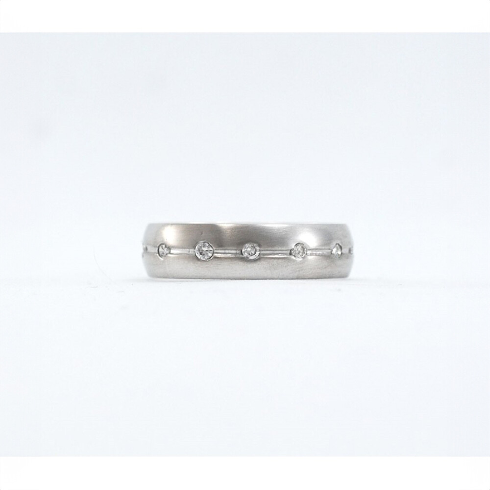ANILLO SIN FIN EN ORO 18K BLANCO Y BRILLANTES ANILLO SIN FIN EN ORO 18K BLANCO Y BRILLANTES