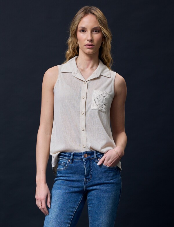 Blusa Detalle Crochet BEIGE CLARO