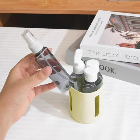 Set de 4 frasquitos con estuche rÃ­gido para viaje Beige