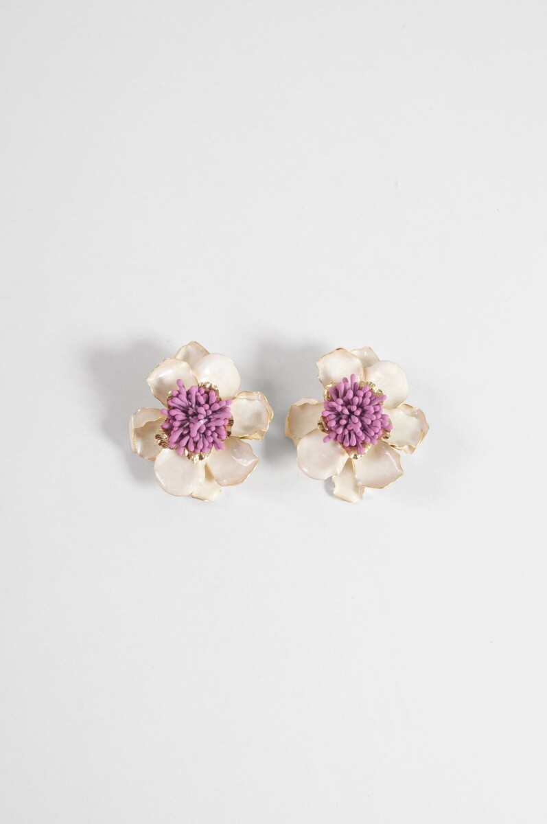 Caravanas flor con detalles - crudo 