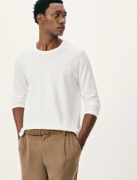 CAMISETA UNISSEX ESCOTE A LA BASE BLANCO